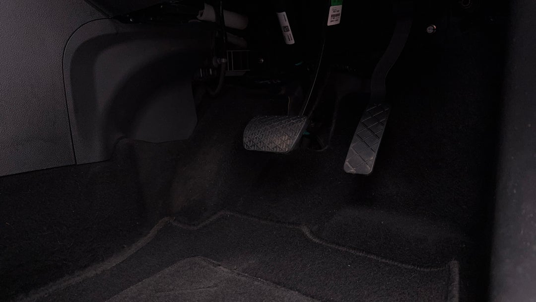 2020 MG Zst Essence, Automatic, 48199 km, Pedals and Footmat