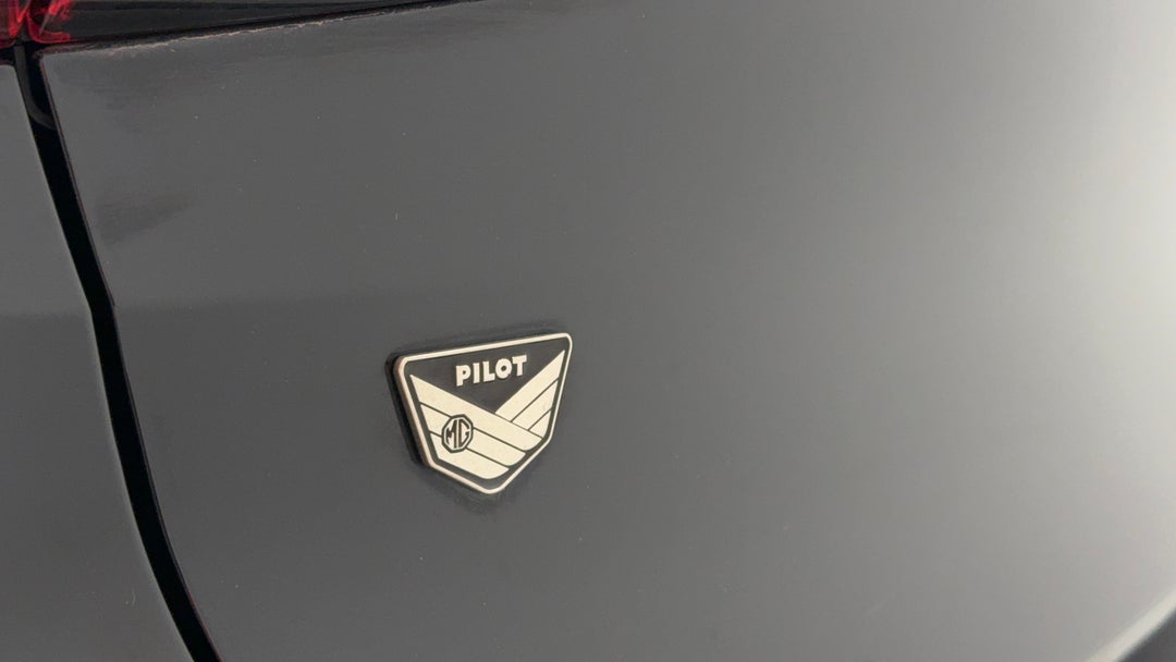 2020 MG Zst Essence, Automatic, 48199 km, Badge (Boot Left Side)