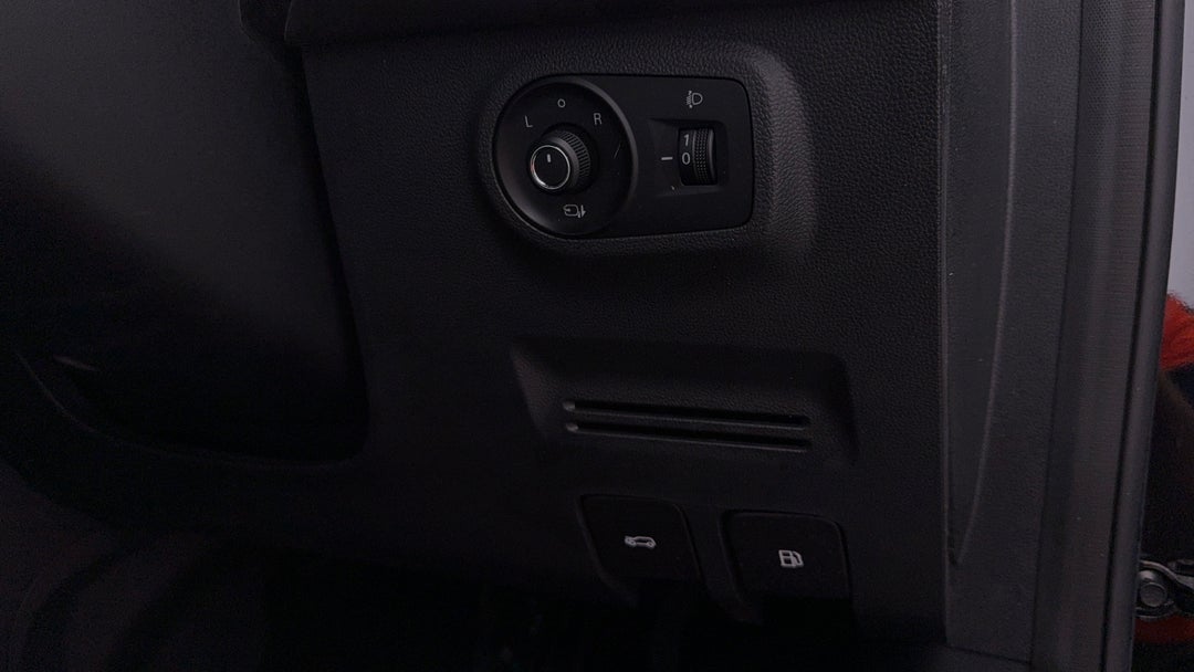 2020 MG Zst Essence, Automatic, 48199 km, Utility Switches/Buttons