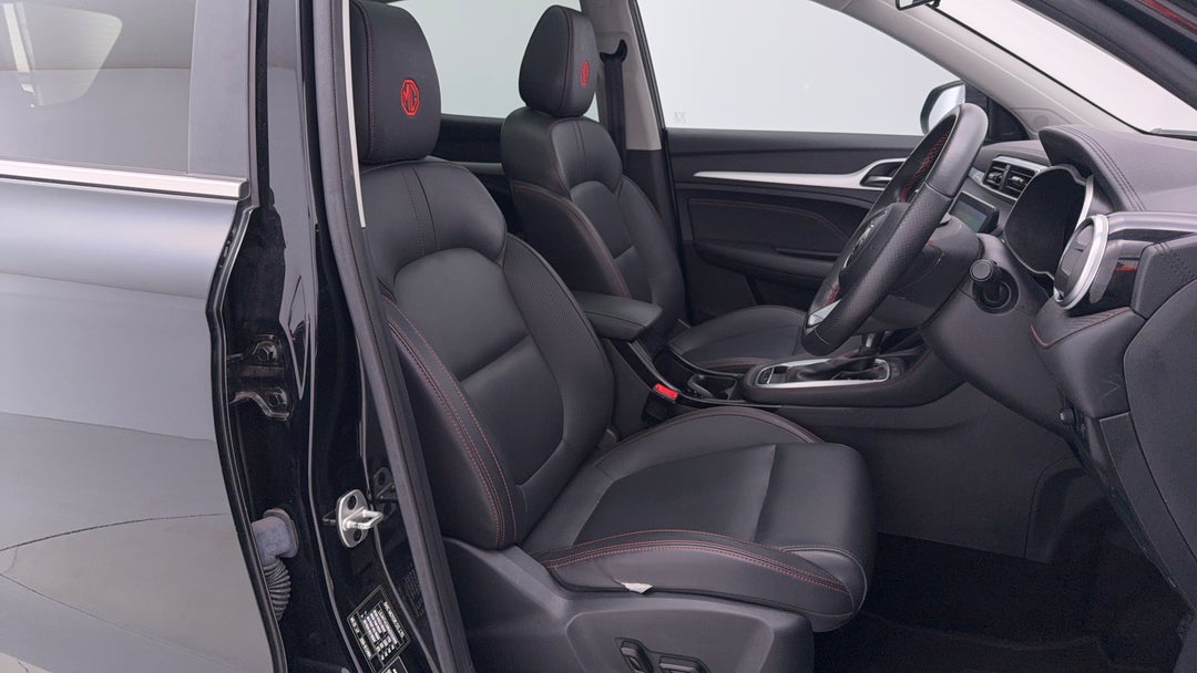 2020 MG Zst Essence, Automatic, 48199 km, Right Side Front Door Cabin View