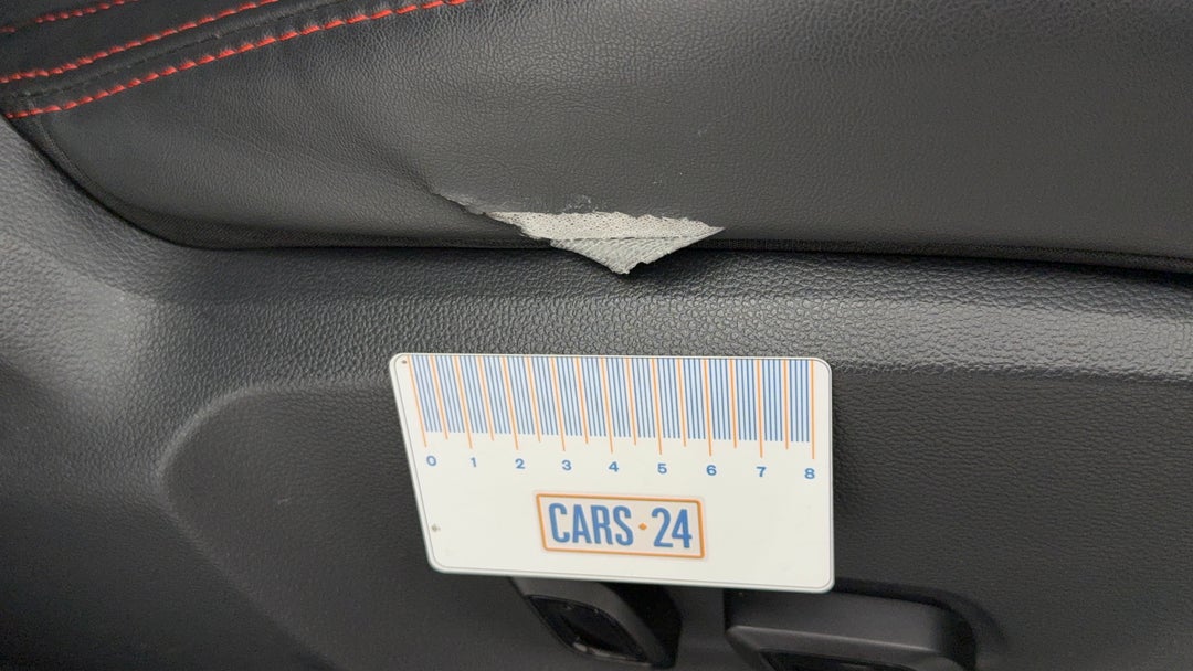 2020 MG Zst Essence, Automatic, 48199 km, Seats Front RHS Tear