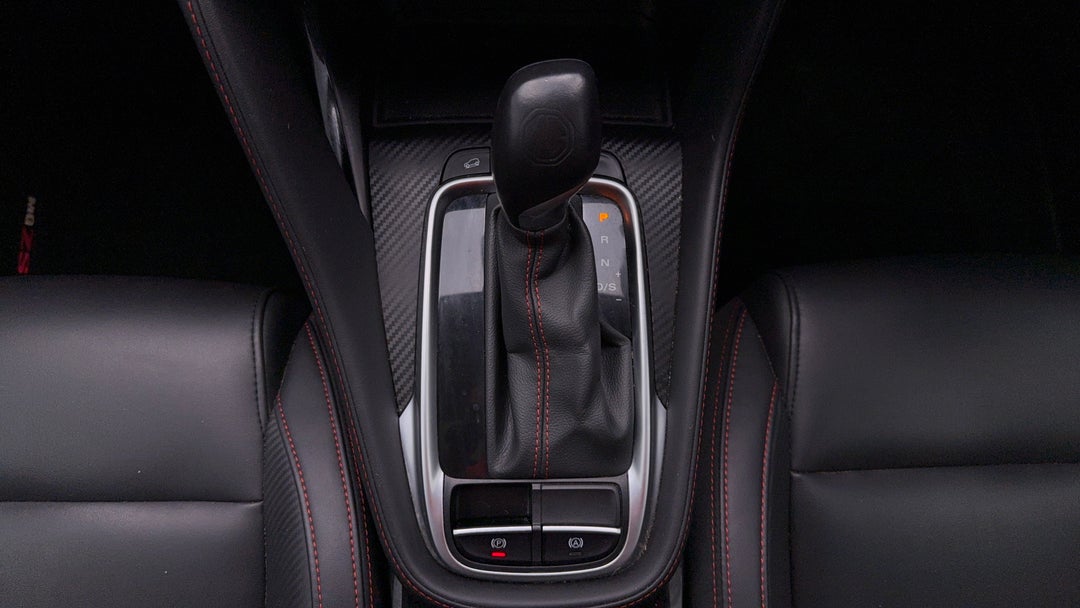 2020 MG Zst Essence, Automatic, 48199 km, Gear Lever 