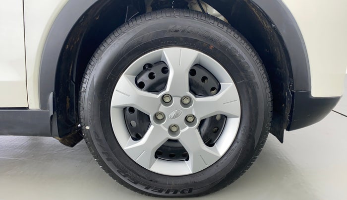 2021 Mahindra XUV300 1.2 W6 MT, Petrol, Manual, 8,387 km, Right Front Wheel