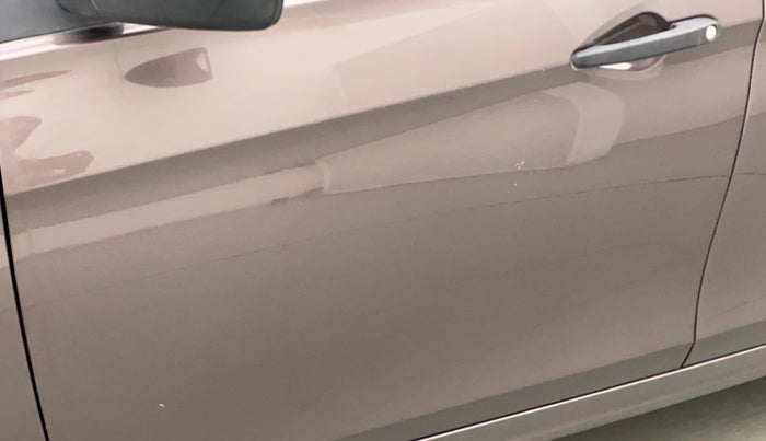 2017 Tata Tiago XE PETROL, Petrol, Manual, 36,644 km, Front passenger door - Minor scratches