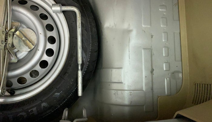 2014 Honda Brio E MT, Petrol, Manual, 43,220 km, Boot floor - Slight discoloration