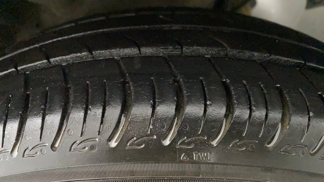 Left Front Tyre Tread