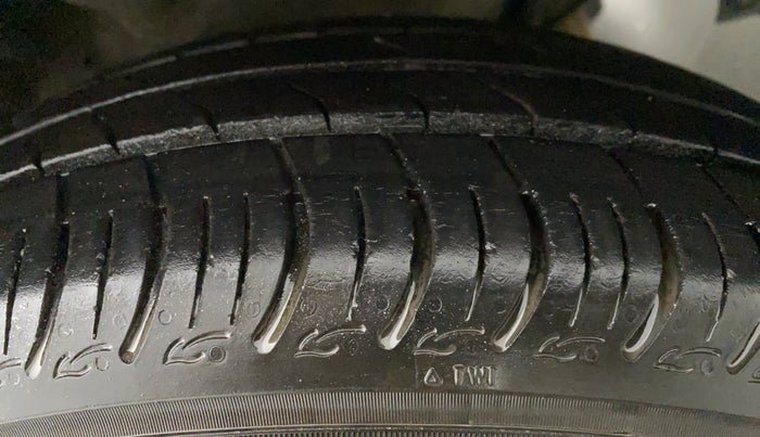 2018 Maruti Celerio VXI CNG D, CNG, Manual, 51,503 km, Left Front Tyre Tread