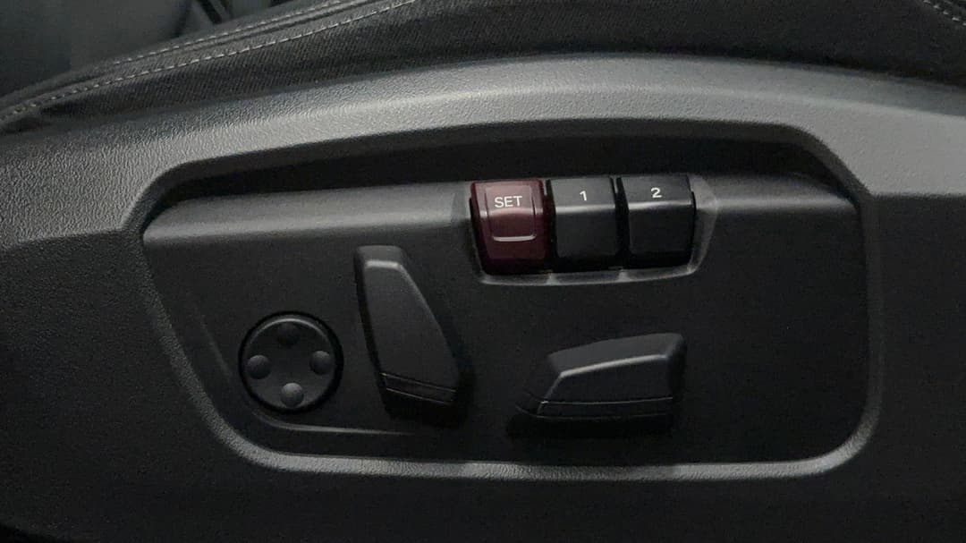2023 BMW Ix1 xDrive30 M Sport, Automatic, 65025 km, Drivers Side Adjustment Panel