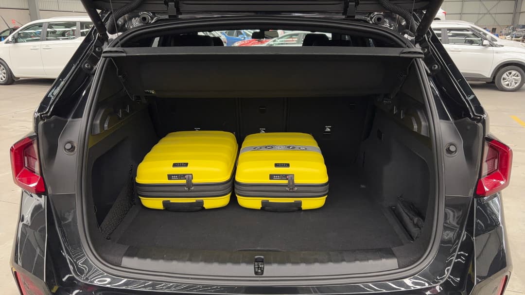 2023 BMW Ix1 xDrive30 M Sport, Automatic, 65025 km, Boot Inside View with Luggage
