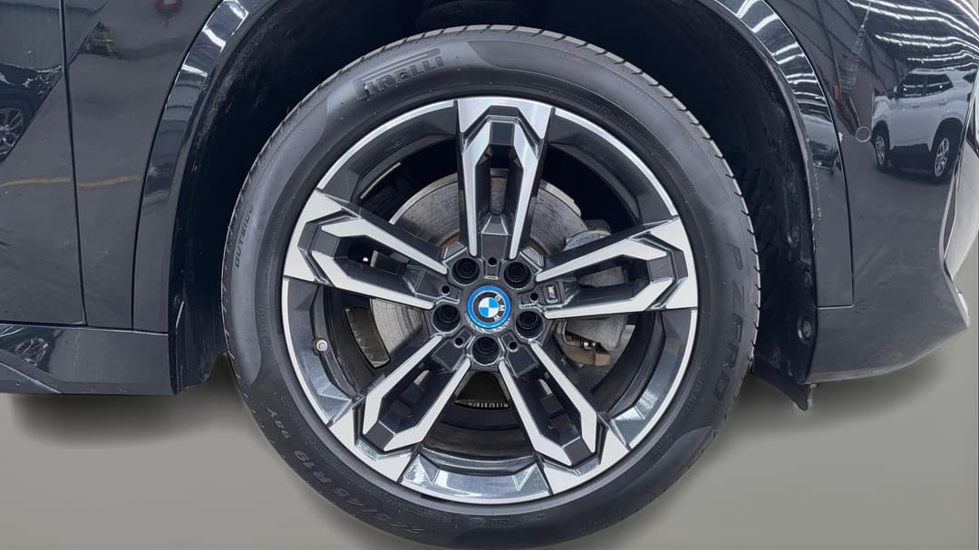 2023 BMW Ix1 xDrive30 M Sport, Automatic, 65025 km, Right Front Wheel