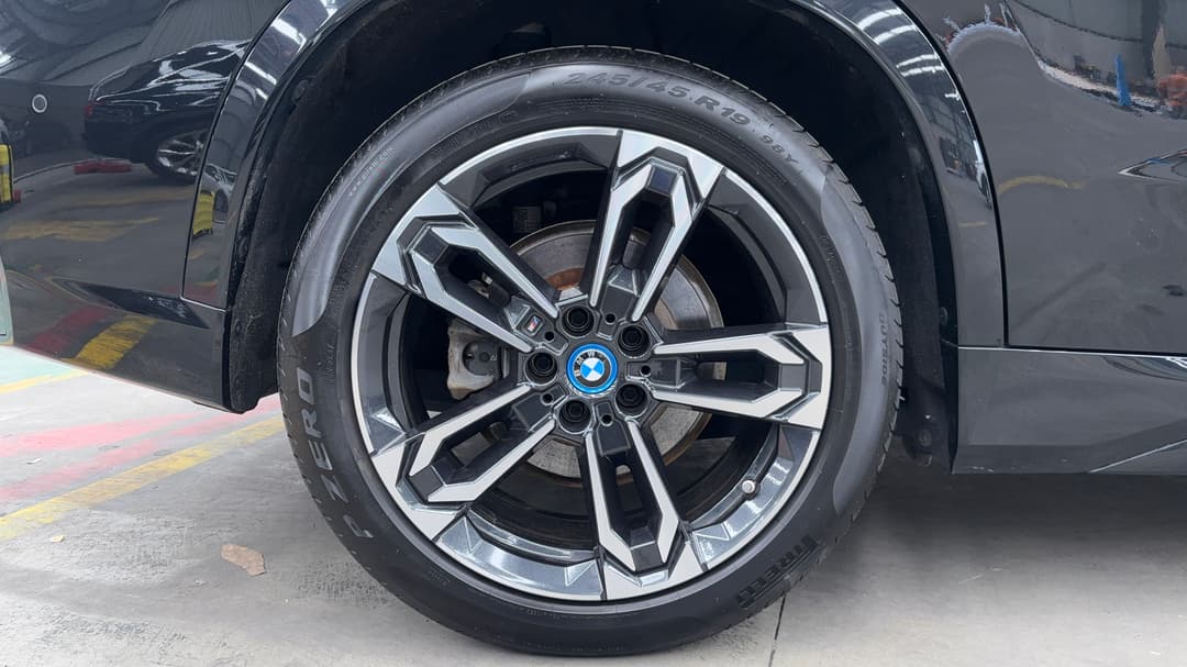 2023 BMW Ix1 xDrive30 M Sport, Automatic, 65025 km, Right Rear Wheel