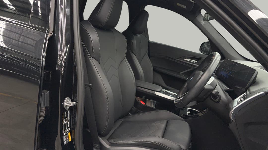 2023 BMW Ix1 xDrive30 M Sport, Automatic, 65025 km, Right Side Front Door Cabin View