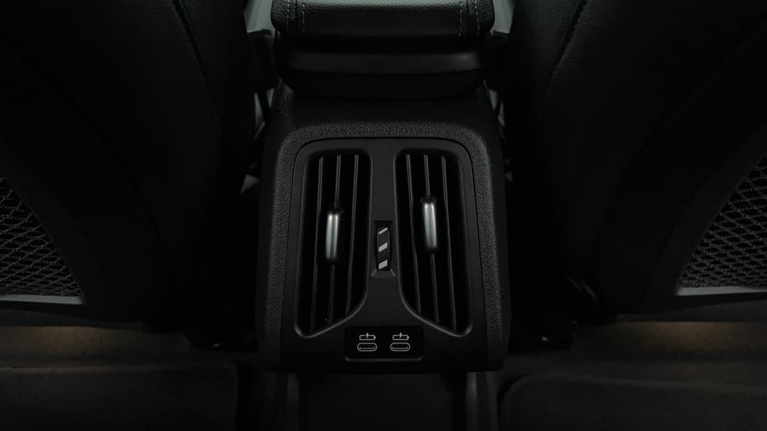 2023 BMW Ix1 xDrive30 M Sport, Automatic, 65025 km, Rear A/C Vent