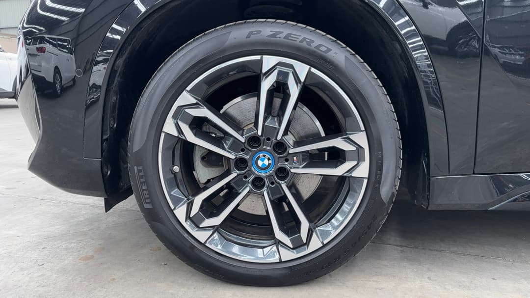 2023 BMW Ix1 xDrive30 M Sport, Automatic, 65025 km, Left Front Wheel