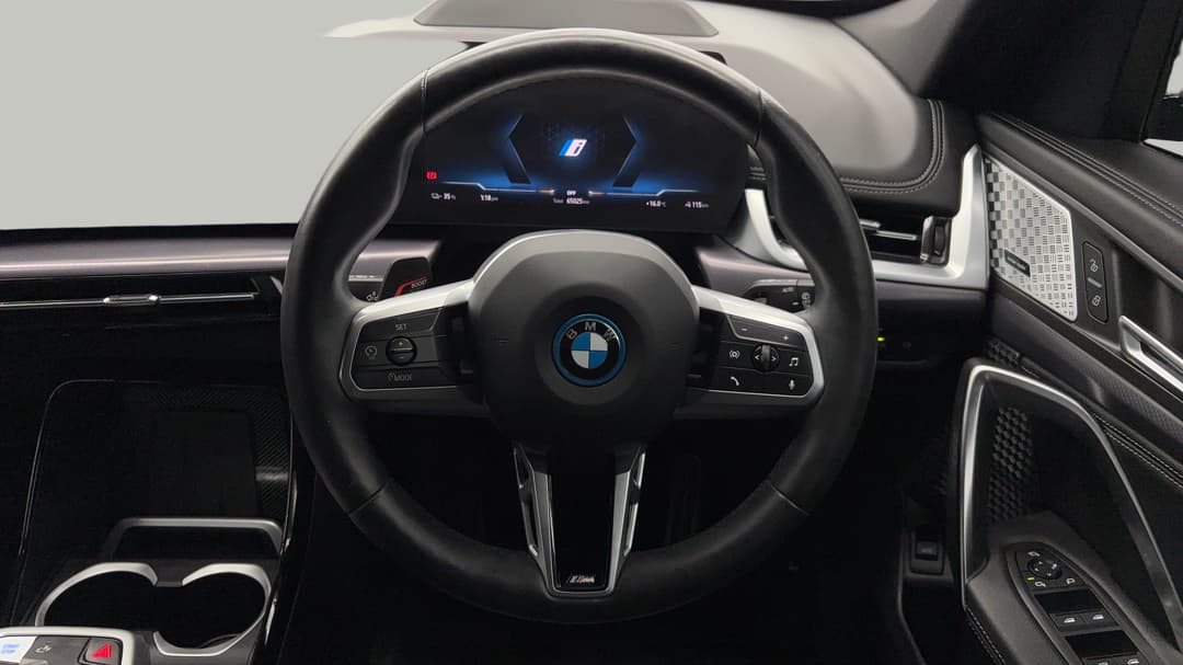 2023 BMW Ix1 xDrive30 M Sport, Automatic, 65025 km, Steering Wheel Close-up