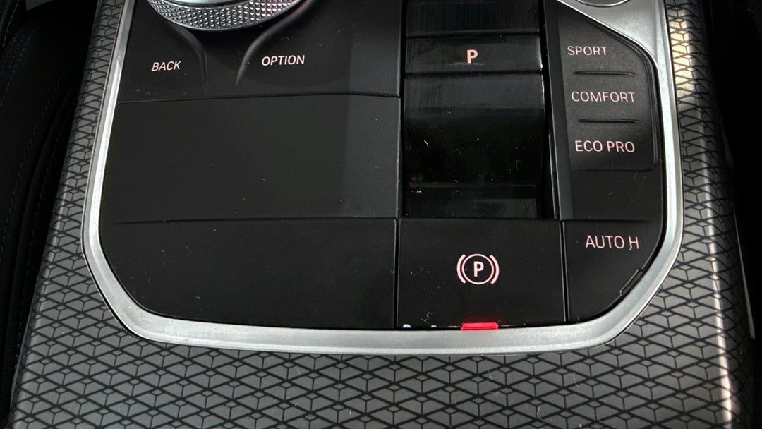 2022 BMW 3 20i M Sport, Automatic, 33217 km, Handbrake