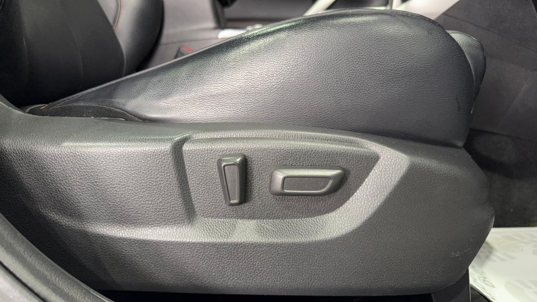 2019 Mitsubishi Eclipse Cross Exceed (2wd), Automatic, 47193 km, Drivers Side Adjustment Panel