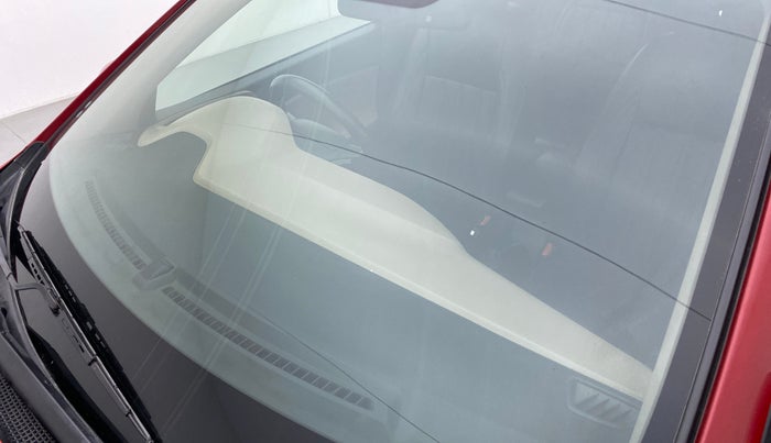 2015 Hyundai Elite i20 SPORTZ 1.2, Petrol, Manual, 1,03,384 km, Front windshield - Minor spot on windshield