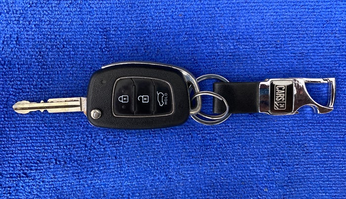2015 Hyundai Elite i20 SPORTZ 1.2, Petrol, Manual, 1,03,384 km, Key Close Up