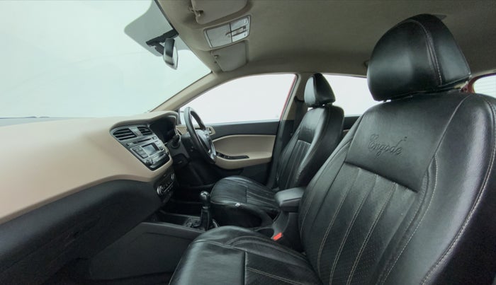 2015 Hyundai Elite i20 SPORTZ 1.2, Petrol, Manual, 1,03,384 km, Right Side Front Door Cabin