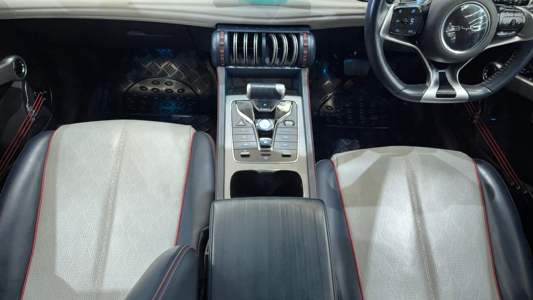 2023 Byd Atto 3 Standard Range, Automatic, 53282 km, Center Console