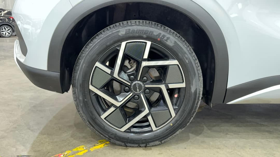 2023 Byd Atto 3 Standard Range, Automatic, 53282 km, Right Rear Wheel