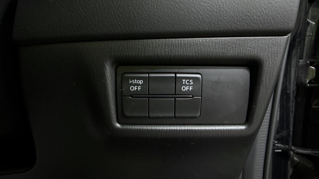 2017 Mazda CX-5 Maxx Sport (4x4), Automatic, 53462 km, Utility Switches/Buttons