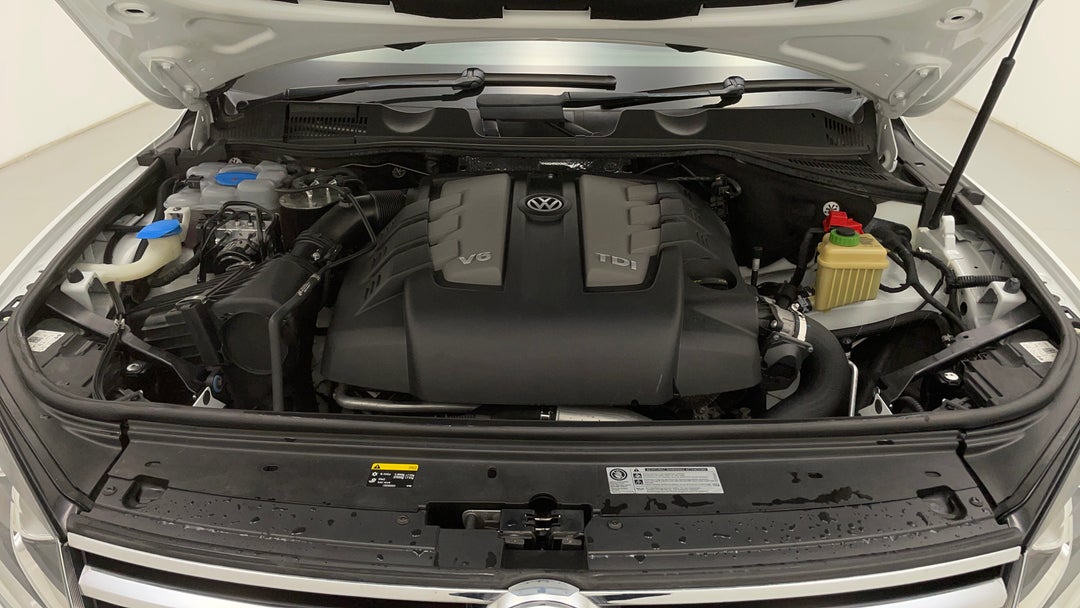 2015 Volkswagen Touareg 150 Tdi Element, Automatic, 95446 km, Open Bonnet (Engine)