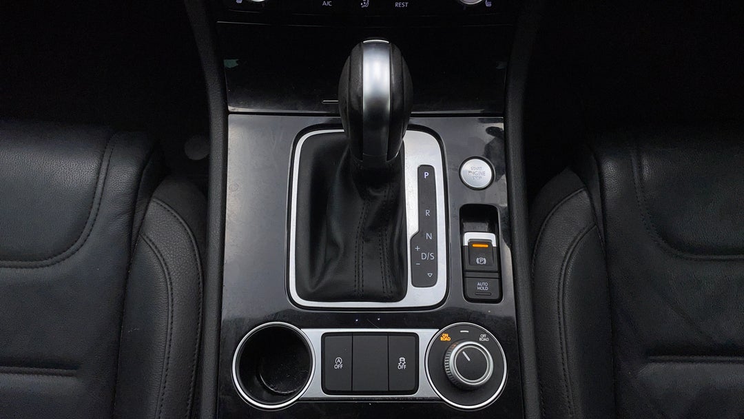 2015 Volkswagen Touareg 150 Tdi Element, Automatic, 95446 km, Gear Lever 