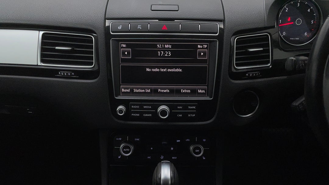 2015 Volkswagen Touareg 150 Tdi Element, Automatic, 95446 km, Center Console