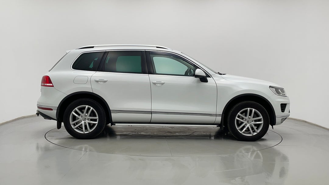 2015 Volkswagen Touareg 150 Tdi Element, Automatic, 95446 km, Right Side View