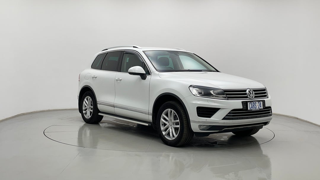 2015 Volkswagen Touareg 150 Tdi Element, Automatic, 95446 km, Right Front Diagonal (45- Degree) View