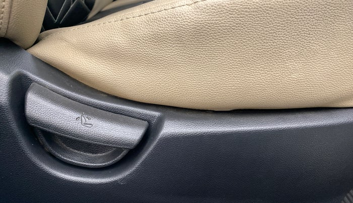 2017 Hyundai Xcent E PLUS, Petrol, Manual, 39,496 km, Driver Side Adjustment Panel