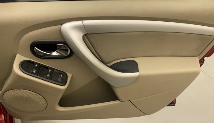 2016 Nissan Terrano XL (P), Petrol, Manual, 64,162 km, Driver Side Door Panels Control