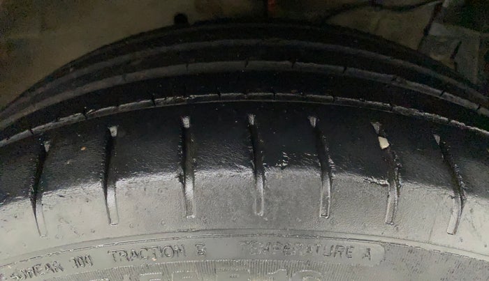 2017 Maruti Ciaz ALPHA 1.4 PETROL, Petrol, Manual, 65,385 km, Right Front Tyre Tread