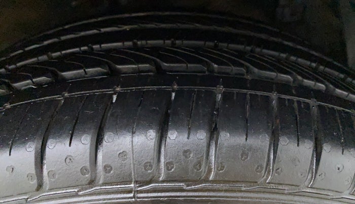 2018 Maruti Ciaz ALPHA 1.4 VVT, Petrol, Manual, 15,550 km, Right Rear Tyre Tread