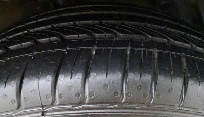 2018 Maruti Ciaz ALPHA 1.4 VVT, Petrol, Manual, 15,550 km, Left Rear Tyre Tread