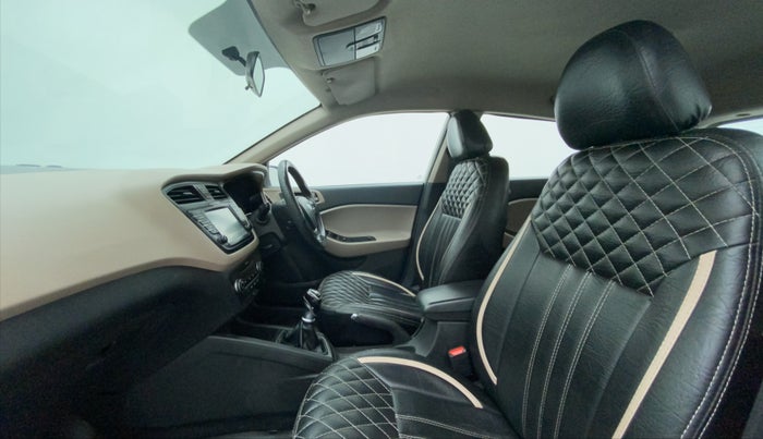 2016 Hyundai Elite i20 ASTA 1.4 CRDI (O), Diesel, Manual, 94,822 km, Right Side Front Door Cabin