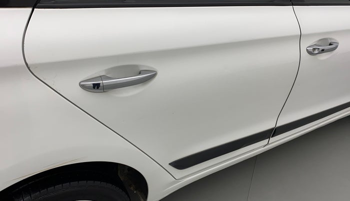 2016 Hyundai Elite i20 ASTA 1.4 CRDI (O), Diesel, Manual, 94,822 km, Right rear door - Slightly rusted