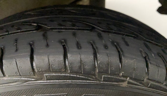 2012 Maruti Wagon R 1.0 LXI, Petrol, Manual, 55,590 km, Left Rear Tyre Tread
