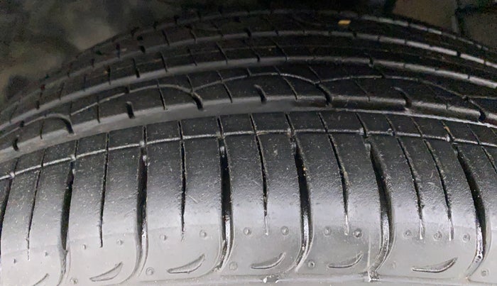 2018 Hyundai Tucson GLS 4WD AT DIESEL, Diesel, Automatic, 25,995 km, Left Front Tyre Tread
