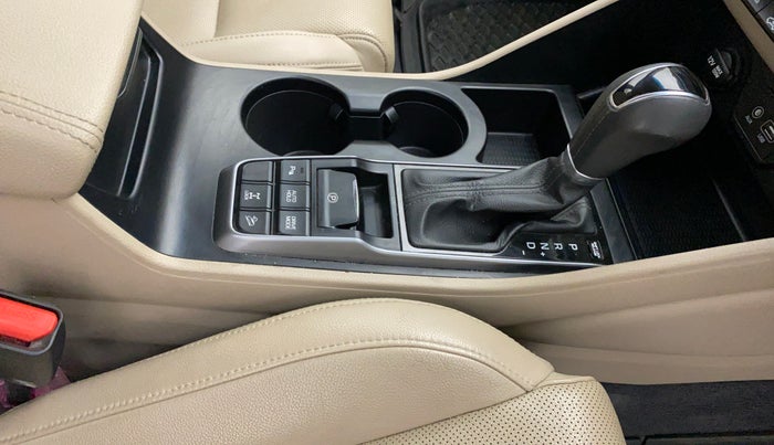 2018 Hyundai Tucson GLS 4WD AT DIESEL, Diesel, Automatic, 25,995 km, Gear Lever