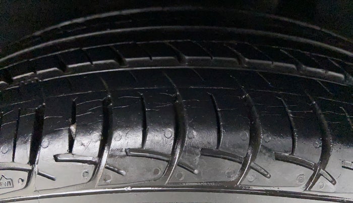 2016 Maruti Baleno DELTA 1.2 K12, Petrol, Manual, 26,523 km, Left Rear Tyre Tread