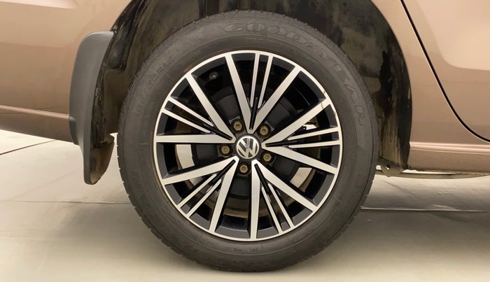 2019 Volkswagen Vento COMFORTLINE 1.6, Petrol, Manual, 40,423 km, Right Rear Wheel