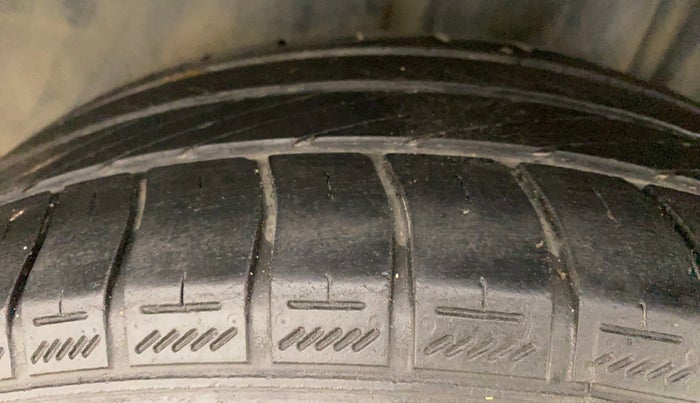 2019 Volkswagen Vento COMFORTLINE 1.6, Petrol, Manual, 40,423 km, Left Rear Tyre Tread