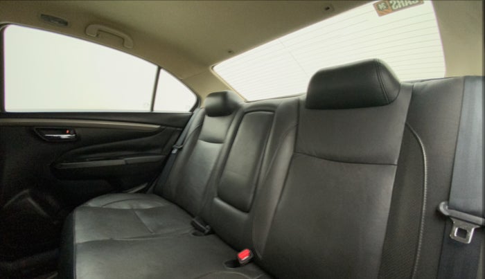 2016 Maruti Ciaz ZXI+ RS, Petrol, Manual, 38,997 km, Right Side Rear Door Cabin