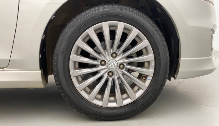 2016 Maruti Ciaz ZXI+ RS, Petrol, Manual, 38,997 km, Right Front Wheel