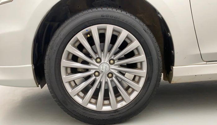 2016 Maruti Ciaz ZXI+ RS, Petrol, Manual, 38,997 km, Left Front Wheel