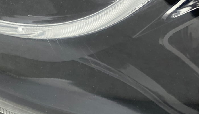 2016 Mahindra XUV500 W6, Diesel, Manual, 71,910 km, Left headlight - Minor scratches