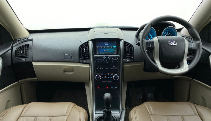 2016 Mahindra XUV500 W6, Diesel, Manual, 71,910 km, Dashboard
